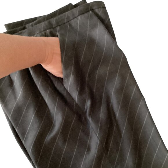 VINTAGE ARMANI COLLEZIONI 100% Virgin Wool 2-PC Grey Pinstripe Pant Suit, Sz 6 - Picture 11 of 14